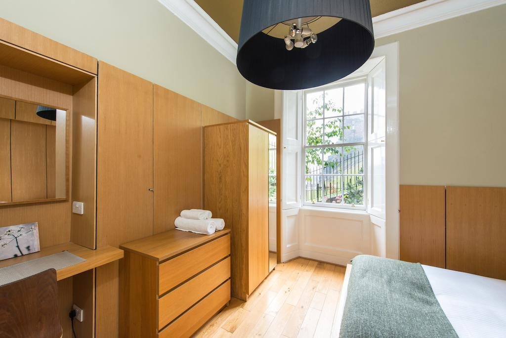 Castle Rock Apartment Edinburgh